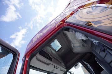 斯堪尼亚 S系列 650马力 6X2 AMT自动档牵引车(型号S 650 6x2)驾驶室图片