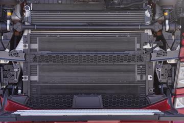 ˹������ Sϵ�� 650���� 6X2 AMT�Զ���ǣ����(�ͺ�S 650 6x2)ͼƬ