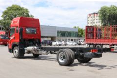 青岛解放 JK6中卡 260马力 4X2 6.8米厢式载货车(国六)(CA5180XXYP28K1L4E6)