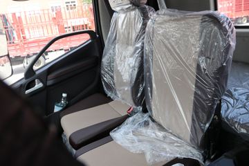 �ൺ��� JK6�п� 260���� 4X2 6.8����ʽ�ػ���(����)ͼƬ
