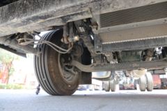 青岛解放 JK6中卡 260马力 4X2 6.8米厢式载货车(国六)(CA5180XXYP28K1L4E6)