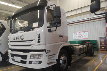 江淮 德沃斯L9 220马力 4X2 6.8米冷藏车(国六)(HFC5180XLCB90K1E2S)