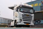 青岛解放 鹰途 头等舱 620马力 6X4 AMT自动档牵引车(国六)