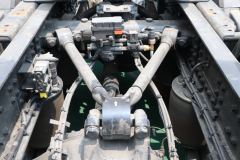 青岛解放 鹰途 头等舱 620马力 6X4 AMT自动档牵引车(国六)(CA4257P35K18T1E6A80)