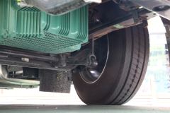 青岛解放 鹰途 头等舱 620马力 6X4 AMT自动档牵引车(国六)(CA4257P35K18T1E6A80)