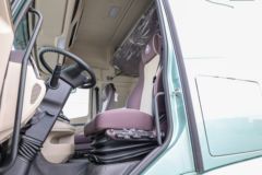 东风柳汽 乘龙H5V 460马力 6X4 AMT自动挡牵引车(国六)(LZ4250H5DC1)