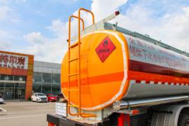 HOWO TX7&nbsp;油罐车上装图片