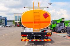 中国重汽 HOWO TX 350马力 8X4 运油车(岱阳牌)(TAG5325GYY)