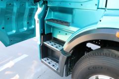 长征汽车 Q1 6X4 换电式纯电动牵引车(宁德时代)(CZ4251SU40BEV)282kWh