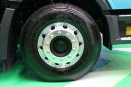 Q1&nbsp;电动牵引车底盘图片