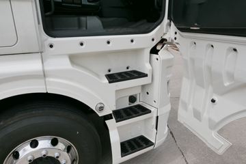 ��(MAN) ��TGXϵ���ؿ� 470���� 4X2 ǣ����(TGX18.470)ͼƬ