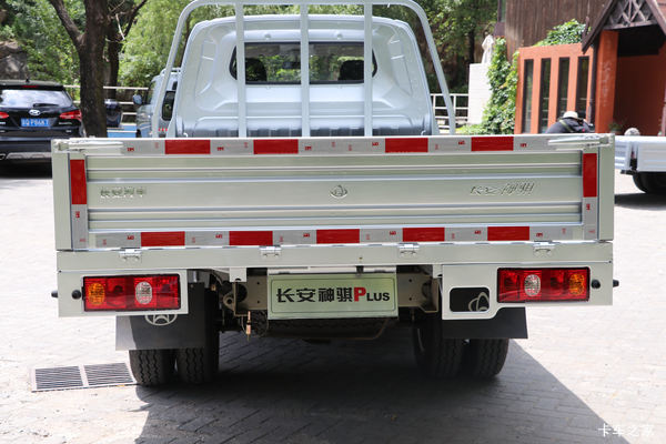 长安神骐PLUS 微卡创富好帮手!