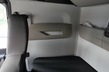 ��(MAN) ��TGXϵ���ؿ� 470���� 4X2 ǣ����(TGX18.470)(��ɫ)ͼƬ