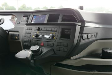 ��(MAN) ��TGXϵ���ؿ� 470���� 4X2 ǣ����(TGX18.470)(��ɫ)ͼƬ