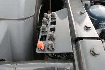 ��(MAN) ��TGXϵ���ؿ� 470���� 4X2 ǣ����(TGX18.470)(��ɫ)ͼƬ