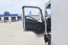 中国重汽HOWO 悍将 150马力 4X2 4.1米冷藏车(ZZ5047XLCH3315F145)