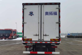 重汽豪沃底盘 冷藏车外观图片