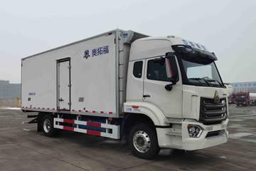 中国重汽 豪沃N5G 270马力 4X2 6.8米冷藏车(奥拓福牌)(APW5180XLCN5G7)