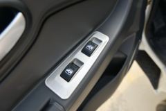 凯马 锐航X1 2.0L 122马力 汽油/CNG 3.63米单排厢式微卡(国六)(KMC5039XXYNG318D6)