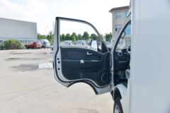 凯马 锐航X1 2.0L 122马力 汽油/CNG 3.63米单排厢式微卡(国六)(KMC5039XXYNG318D6)
