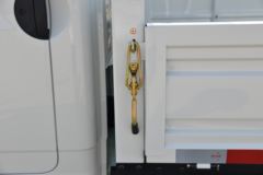 凯马 锐航X1 2.0L 122马力 汽油/CNG 2.72米双排栏板微卡(国六)(KMC1039NG318S6)