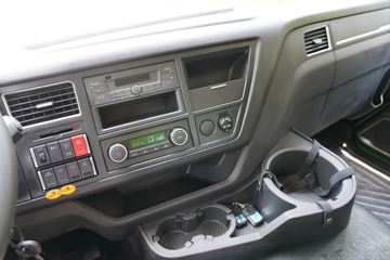 һ����� J6L�ؿ� 350���� 8X4 ��ж��(����)ͼƬ