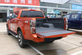 五十铃D-MAX&nbsp;皮卡上装                                                图片