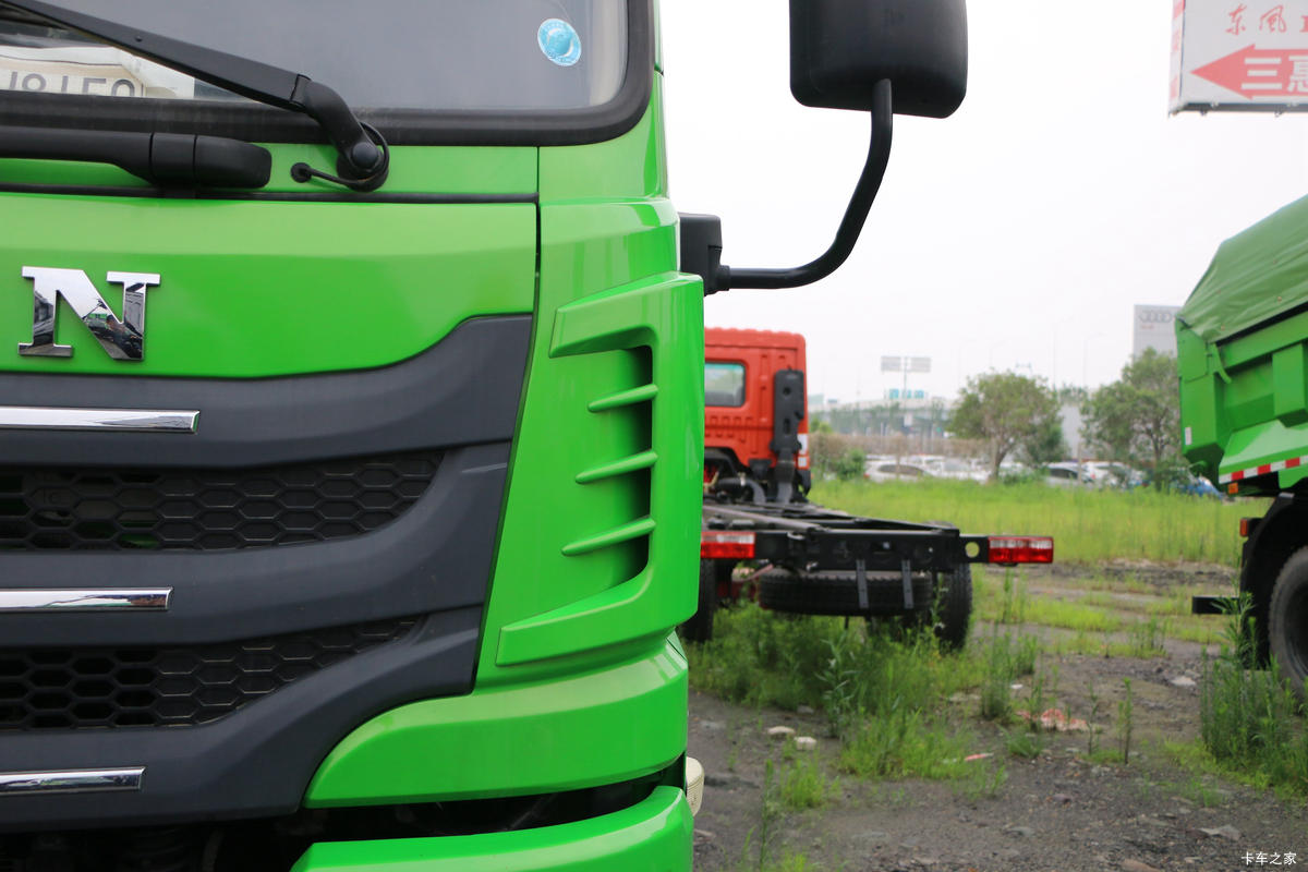  F7ؿ 270 8X4 6ж()(DYQ3310D6FB)                                                