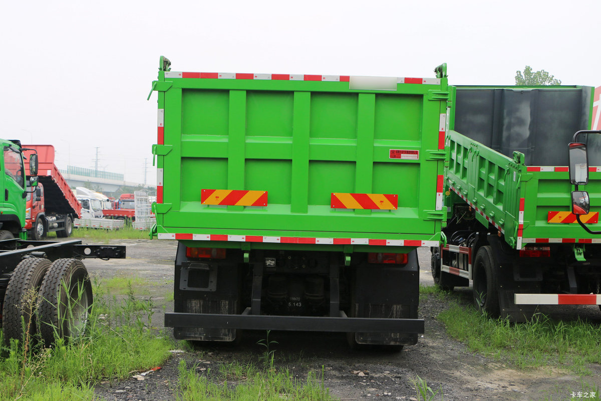  F7ؿ 270 8X4 6ж()(DYQ3310D6FB)                                                