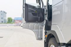 中国重汽 黄河 X7重卡 570马力 6X4 AMT自动挡牵引车(速比2.85)(ZZ4257W344XF1)