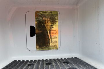 �������� ��ʨH6 500���� 6X4 CNGǣ����(����)(CQ4257SD13384N)ͼƬ