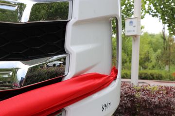 �������� ��ʨH6 500���� 6X4 CNGǣ����(����)(CQ4257SD13384N)ͼƬ