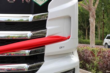 �������� ��ʨH6 500���� 6X4 CNGǣ����(����)(CQ4257SD13384N)ͼƬ