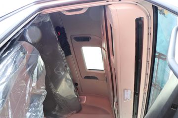 �������� ��ʨH6 500���� 6X4 CNGǣ����(����)(CQ4257SD13384N)ͼƬ