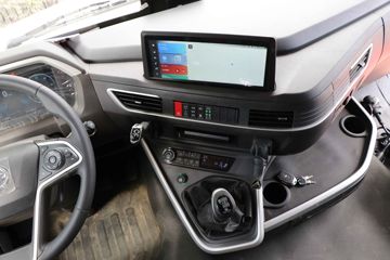 �������� ��ʨH6 500���� 6X4 CNGǣ����(����)(CQ4257SD13384N)ͼƬ