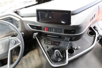 �������� ��ʨH6 500���� 6X4 CNGǣ����(����)(CQ4257SD13384N)ͼƬ