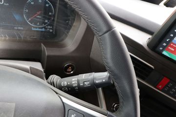 �������� ��ʨH6 500���� 6X4 CNGǣ����(����)(CQ4257SD13384N)ͼƬ