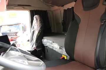 �������� ��ʨH6 500���� 6X4 CNGǣ����(����)(CQ4257SD13384N)ͼƬ