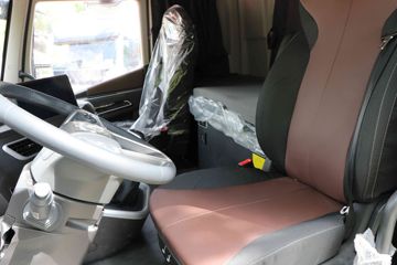 �������� ��ʨH6 500���� 6X4 CNGǣ����(����)(CQ4257SD13384N)ͼƬ