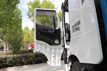 �������� ��ʨH6 500���� 6X4 CNGǣ����(����)(CQ4257SD13384N)ͼƬ