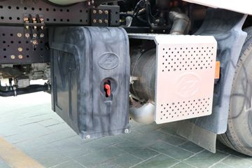 �������� ��ʨH6 500���� 6X4 CNGǣ����(����)(CQ4257SD13384N)ͼƬ