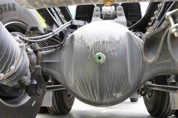 �������� ��ʨH6 500���� 6X4 CNGǣ����(����)(CQ4257SD13384N)ͼƬ