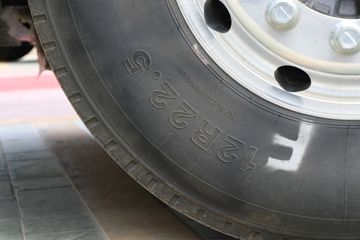 �������� ��ʨH6 500���� 6X4 CNGǣ����(����)(CQ4257SD13384N)ͼƬ