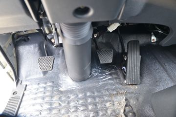 ��� J6F 130���� 4.16�׵�����ʽ�Ῠ(����)(CA5040XXYP40K56L2E6A84)ͼƬ