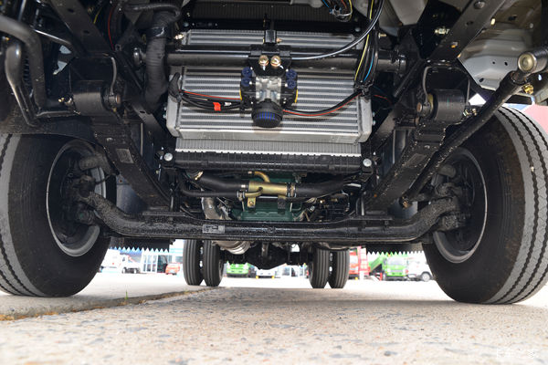 日用百货行业首选 成都市J6F载货车直降0.3万