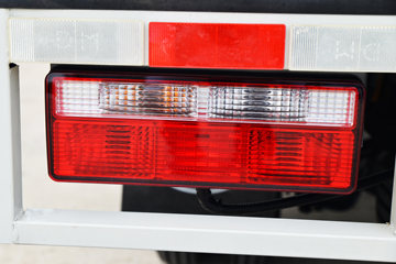 ��� J6F 130���� 4.16�׵�����ʽ�Ῠ(����)(CA5040XXYP40K56L2E6A84)ͼƬ