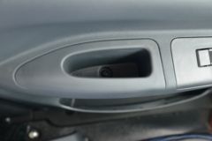 解放 J6F 130马力 4.2米单排栏板轻卡(CA1045P40K50L2E6A84)