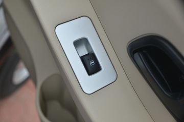 ������Խ �±�T5 �콢001�� 1.6L 122���� ���� 3.3�׵�������С��(����)(������)(SC1031NAD6B3)ͼƬ