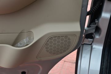 ������Խ �±�T5 �콢001�� 1.6L 122���� ���� 3.3�׵�������С��(����)(������)(SC1031NAD6B3)ͼƬ