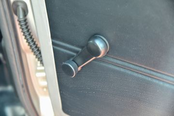 ������Խ �±�T5 1.6L 122���� ���� 2.585��˫����ʽС��(����)(SC5031XXYNAS6B5)ͼƬ